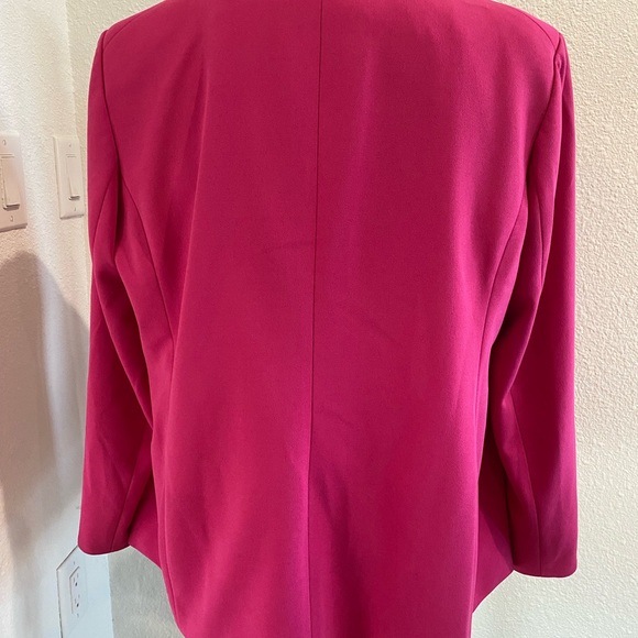 Dennis Basso Luxe Crepe Blazer - Picture 5 of 6